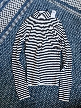 Abercrombie & Fitch Striped Turtleneck Top